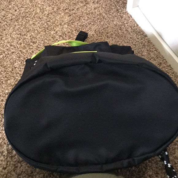 Like New Fiorucci x Fun Bucket/Backpack bag!🖤💛 - Picture 12 of 12